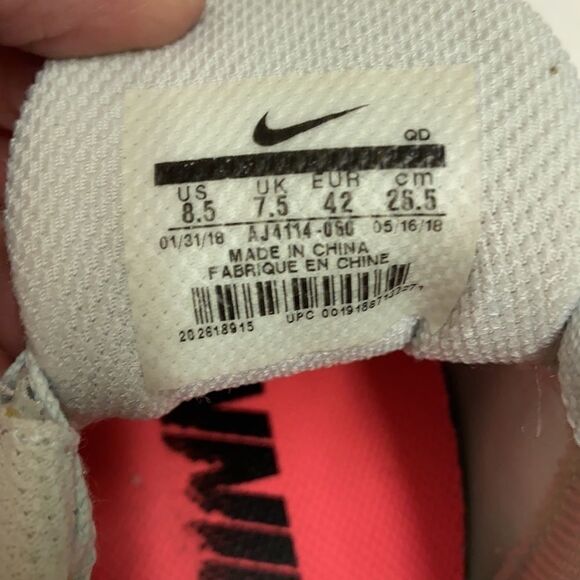 Athletic_Shoes